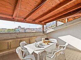 Belvilla by Oyo Sirente House
