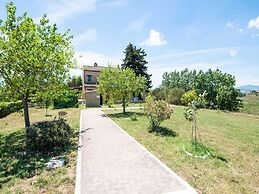 Apartment in Ascoli Near Mountains