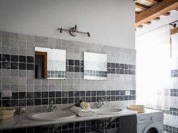 Lovely Apartment in Ascoli Piceno with Hot Tub