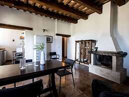 Lovely Apartment in Ascoli Piceno with Hot Tub