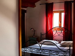 Serene Apartment in Ascoli Piceno with Hot Tub