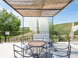 Serene Apartment in Ascoli Piceno with Hot Tub