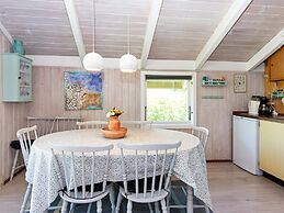 Secluded Harbor Cottage-by Traum