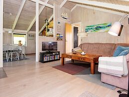 Secluded Harbor Cottage-by Traum