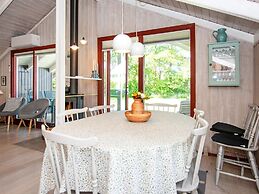 Secluded Harbor Cottage-by Traum