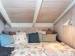 Secluded Harbor Cottage-by Traum