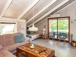 Secluded Harbor Cottage-by Traum