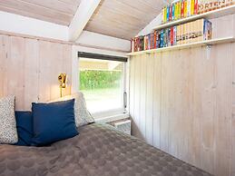 Secluded Harbor Cottage-by Traum