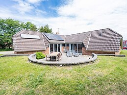 Luxurious Pool Retreat in Blavand-by Traum