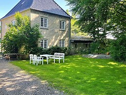 Historic Water Tower Retreat-by Traum