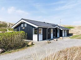 Seaside Serenity in Aaeurgab With Sauna-by Traum