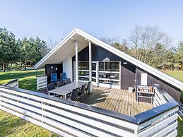 Bright Cottage With Covered Terrace-by Traum