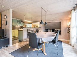 Bright Cottage With Covered Terrace-by Traum