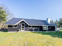 Bright Cottage With Covered Terrace-by Traum