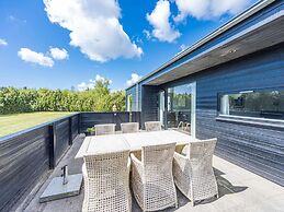 6 Person Holiday Home in Hemmet