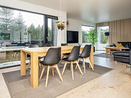 6 Person Holiday Home in Hemmet