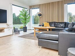 6 Person Holiday Home in Hemmet