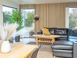 6 Person Holiday Home in Hemmet