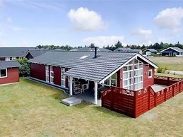 6 Person Holiday Home in Tarm