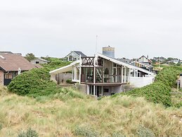 Seaside Charm With Spa and Sauna-by Traum