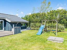 6 Person Holiday Home in Tarm