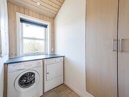 Luxurious Retreat With Spa and Sauna-by Traum