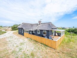 Bright Seaside Retreat in Haurvig-by Traum