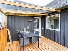 Bright Seaside Retreat in Haurvig-by Traum