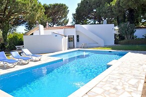 Villa in Vilamoura Near Beaches and Golf
