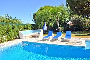 Villa in Vilamoura Near Beaches and Golf