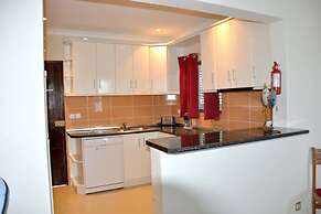 Villa in Vilamoura Near Beaches and Golf