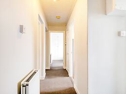 Graceful Apartment in Greenock near Newark Castle