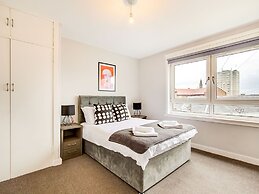 Graceful Apartment in Greenock near Newark Castle