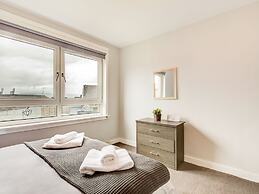 Graceful Apartment in Greenock near Newark Castle