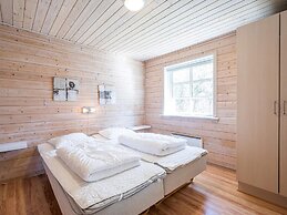 Modern Woodland Retreat-by Traum