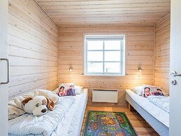 Modern Woodland Retreat-by Traum