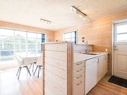 Modern Woodland Retreat-by Traum