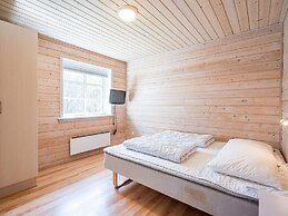 Modern Woodland Retreat-by Traum