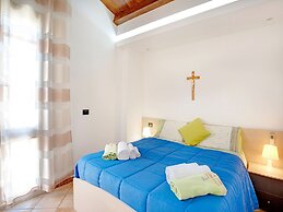 Beachside Getaway w/ Garden