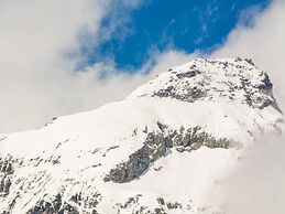 Beachside Getaway w/ Garden