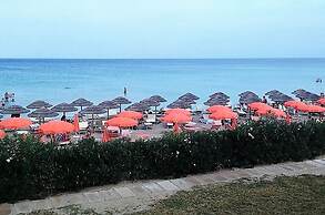 Beachside Getaway w/ Garden