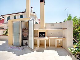 Beachside Getaway w/ Garden