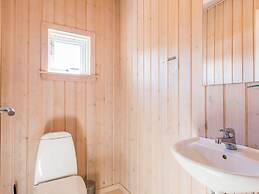 Bright and Spacious Family Retreat-by Traum