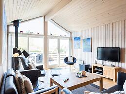 Bright and Spacious Family Retreat-by Traum