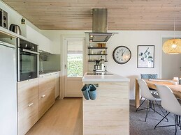 Cozy Cottage Retreat in Bork Havn-by Traum