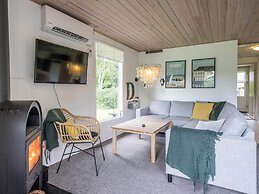 Cozy Cottage Retreat in Bork Havn-by Traum