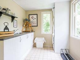 Cozy Cottage Retreat in Bork Havn-by Traum