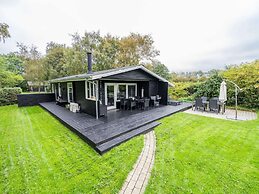 Cozy Cottage Retreat in Bork Havn-by Traum