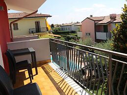 Holiday Apartment near Lake, Shared Swimming Pool