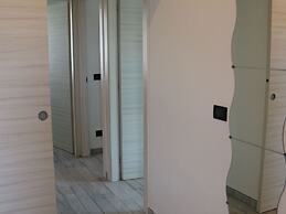 Holiday Apartment near Lake, Shared Swimming Pool